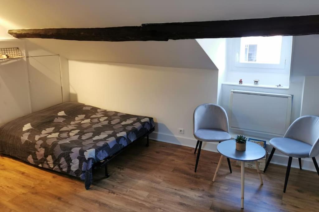 Studio Sous Les Toits Proche Paris Et Versailles Chaville Exterior photo
